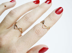 thin three gold spikes ring