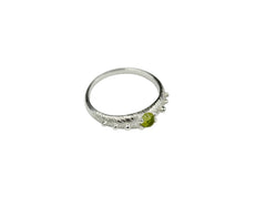 Gleaming Ring with Peridot or Moonstone